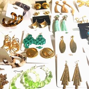TY943 Wearable Vintage Earrings Grab Bag or Craft Lot